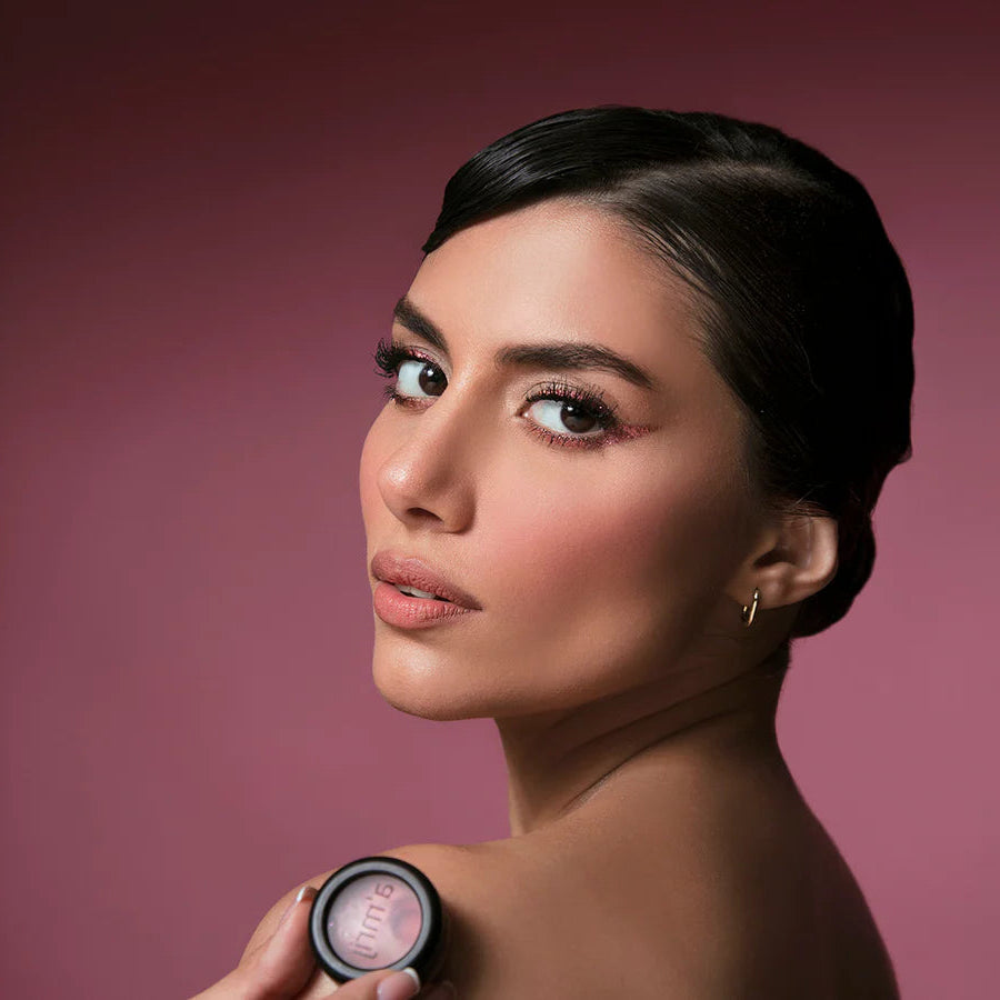 AMRIJ #01 SLEEK PIGMENT EYESHADOW 2G AMRIJ #01 SLEEK PIGMENT EYESHADOW 2G