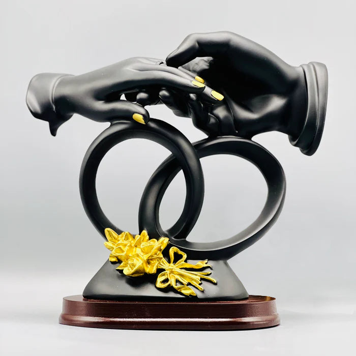 Wedding Proposal, Engagement Ring, Couples Holding Hand Statue Wedding Proposal, Engagement Ring, Couples Holding Hand Statue