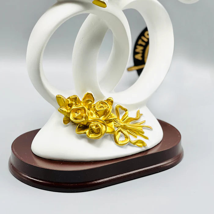 Wedding Proposal, Engagement Ring, Couples Holding Hand Statue Wedding Proposal, Engagement Ring, Couples Holding Hand Statue