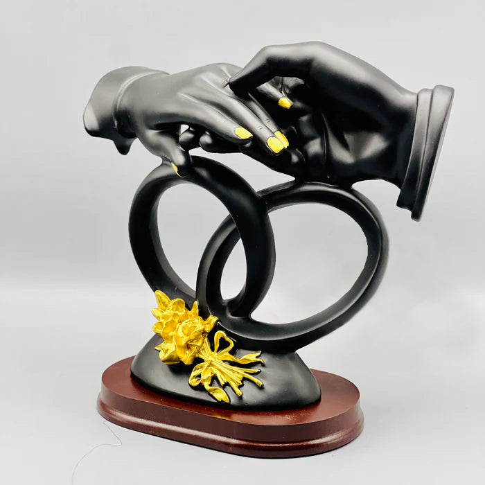 Wedding Proposal, Engagement Ring, Couples Holding Hand Statue Wedding Proposal, Engagement Ring, Couples Holding Hand Statue