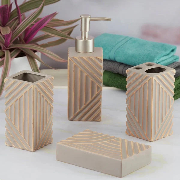 Line Textured Bath Set (4 Pcs) Line Textured Bath Set (4 Pcs)