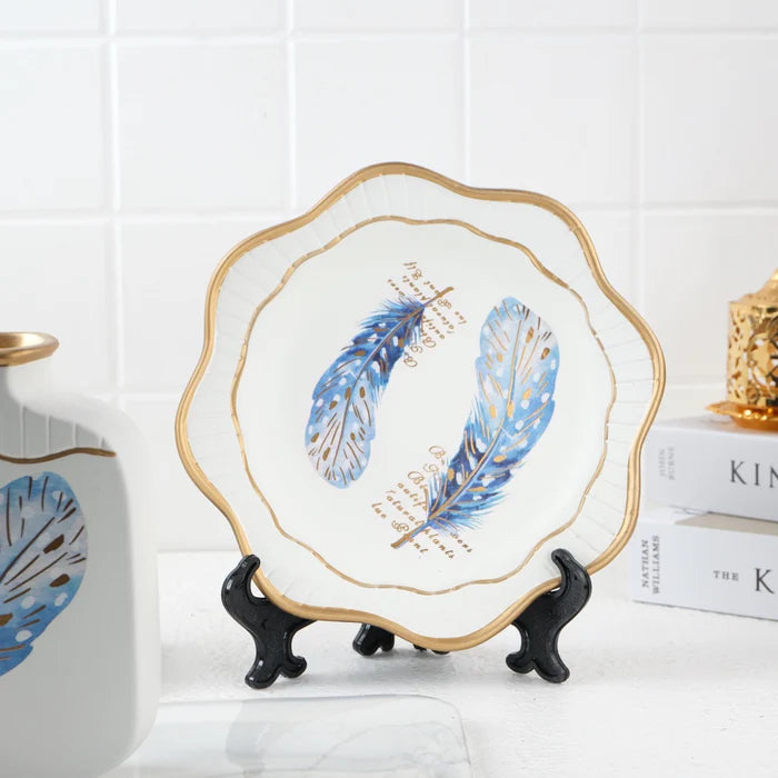 Modern Vase With Feather Texture Modern Vase With Feather Texture