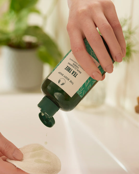 Tea Tree Skin Clearing Mattifying Toner