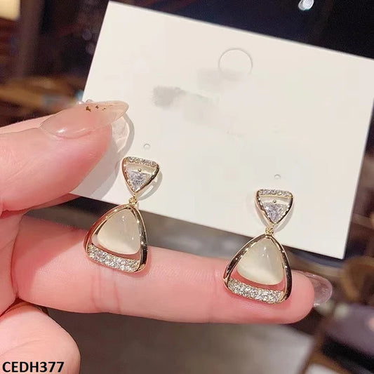 CEDH377 BTO Curved Triangle Drop Earrings Pair - CEDH