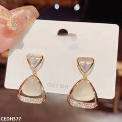 CEDH377 BTO Curved Triangle Drop Earrings Pair - CEDH