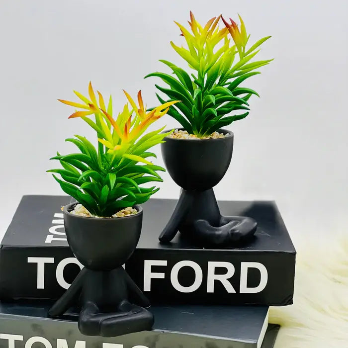 Chilling On Wall Pot Planter