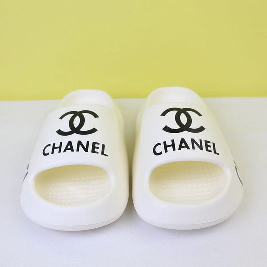 Attractive White Themed Flat Slides