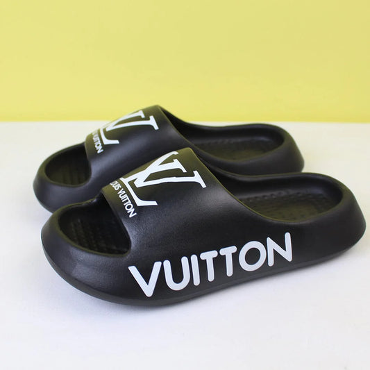 Attractive Black Themed Flat Slides