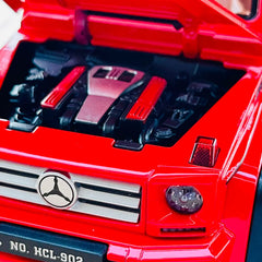 Diecast Mercedes Benz G500 with Top Cover