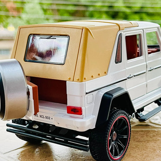 Diecast Mercedes Benz G500 with Top Cover