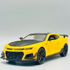 Diecast Chevrolet Camaro with Light Scale 1:24