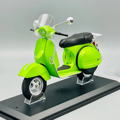 1:10 Premium Diecast Vespa Model