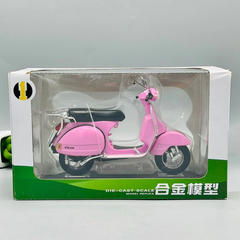 1:10 Premium Diecast Vespa Model