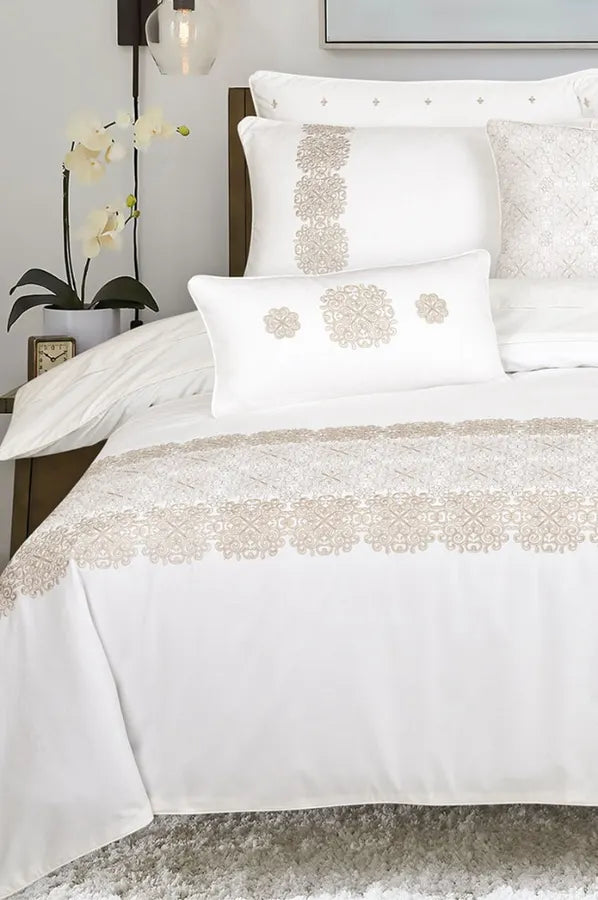 Light T-400 Embroidered Quilt Cover Set