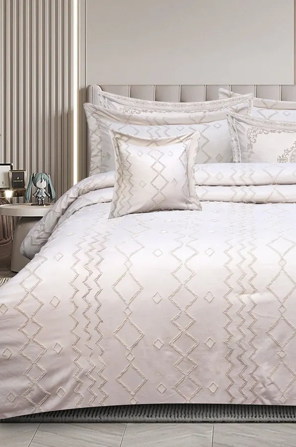 Moon Beam Tufted Comforter Set